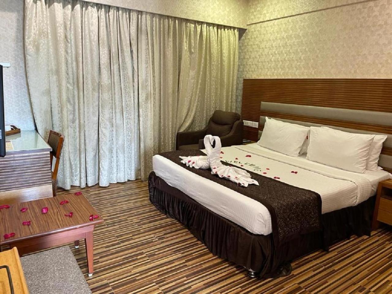St Laurn The Spiritual Resort Shirdi Exterior photo